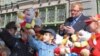 Милонов создает детскую организацию с "георгиевскими" галстуками 
