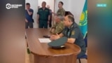 В Казахстане сотрудники военкомата увезли студентов в армию прямо с экзаменов
